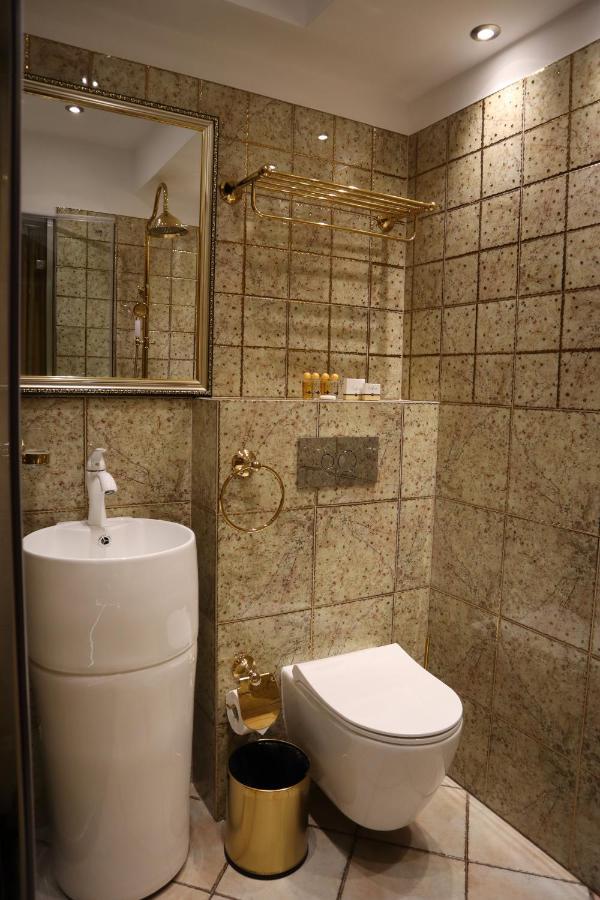 Hidden Bank: Golden Apartment Plovdiv Luaran gambar