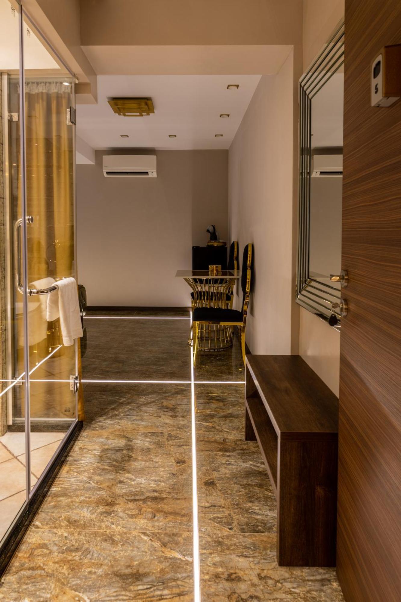 Hidden Bank: Golden Apartment Plovdiv Luaran gambar